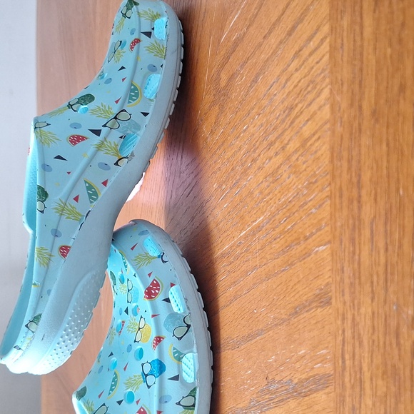 CROCS - Picture 4 of 8